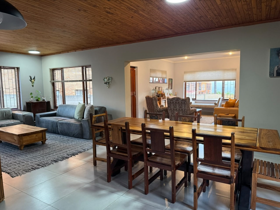 4 Bedroom Property for Sale in Fraaiuitsig Western Cape